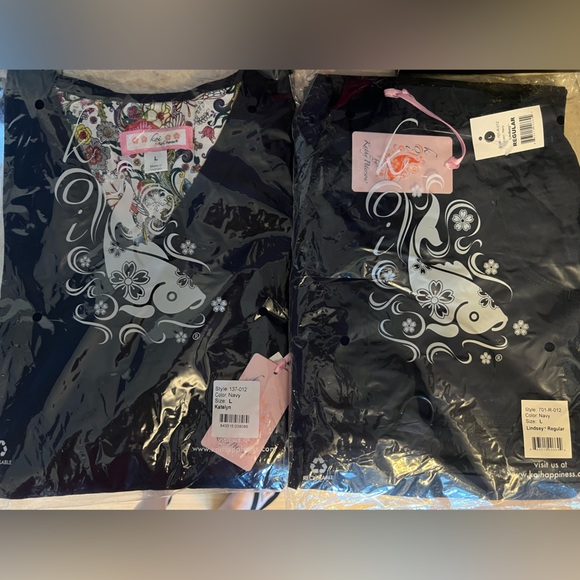 Koi Katelyn Scrub Top and Lindsey Scrub Pants in Navy - Picture 5 of 5